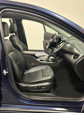 Used 2016 Chevrolet Malibu LT w/ Leather Package image 13