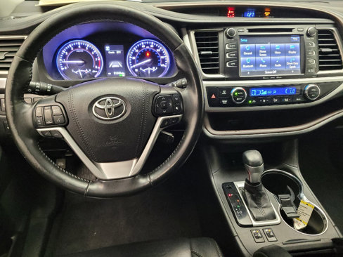 Used 2017 Toyota Highlander XLE image 22