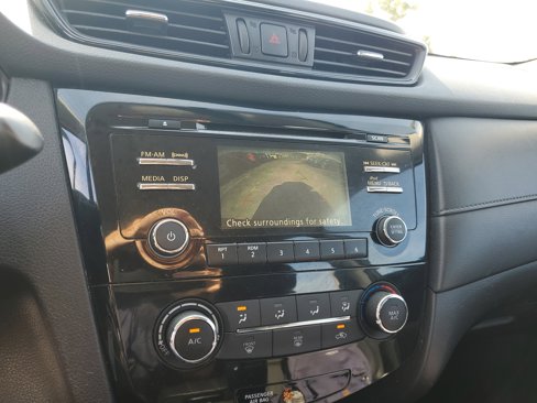 Used 2017 Nissan Rogue S image 20
