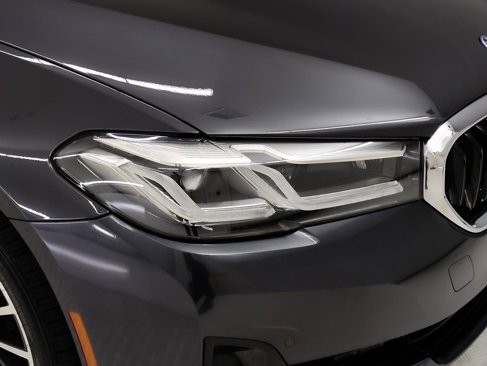 Used 2022 BMW 530e w/ Convenience Package image 3