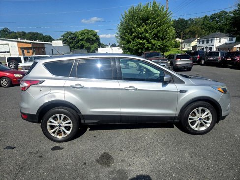 Used 2017 Ford Escape SE image 12