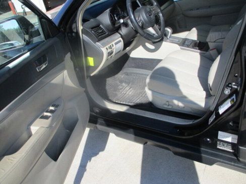 Used 2010 Subaru Outback 2.5i Premium image 23