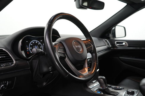 Used 2020 Jeep Grand Cherokee Limited w/ Luxury Group II image 18