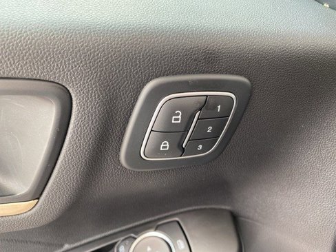 Certified 2022 Ford Escape Titanium w/ Titanium Elite Package image 11