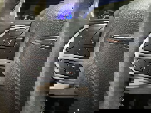 Used 2024 Chrysler Pacifica Select image 21