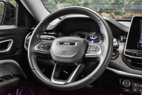 Used 2022 Jeep Compass Latitude image 15
