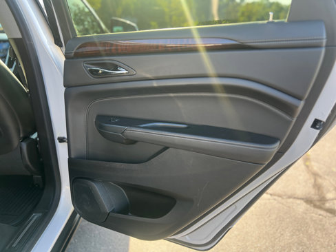 Used 2015 Cadillac SRX Luxury image 39
