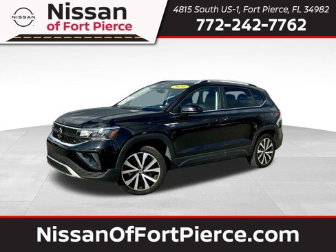 Used 2024 Volkswagen Taos SE image 1