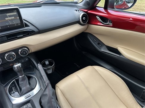 Used 2016 MAZDA MX-5 Miata Grand Touring image 13