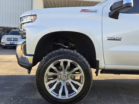 Used 2020 Chevrolet Silverado 1500 LT w/ Texas Edition image 4