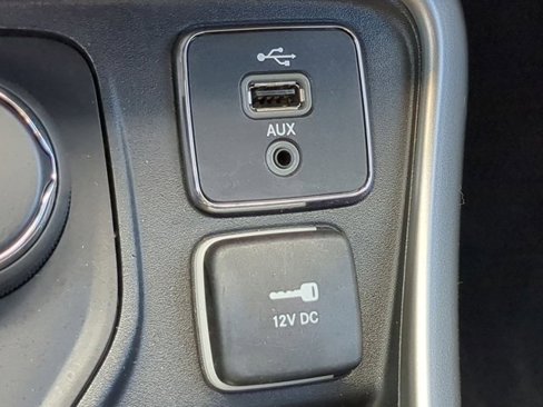 Used 2018 Jeep Compass Sport image 19