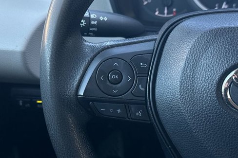 Used 2022 Toyota Corolla LE image 28
