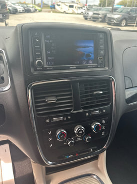 Used 2018 Dodge Grand Caravan SXT image 16