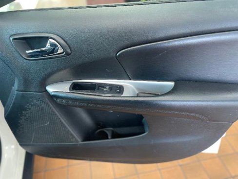 Used 2019 Dodge Journey SE image 24