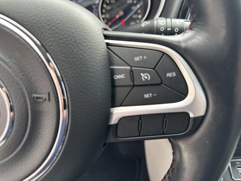 Used 2020 Jeep Compass Limited image 13