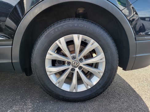 Used 2020 Volkswagen Tiguan S image 8