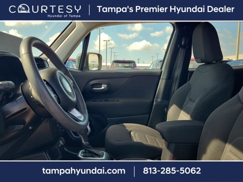 Used 2018 Jeep Renegade Latitude image 19