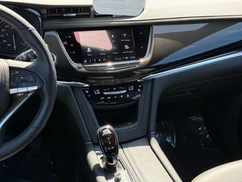 Certified 2024 Cadillac XT6 Premium Luxury w/ Platinum Package image 25
