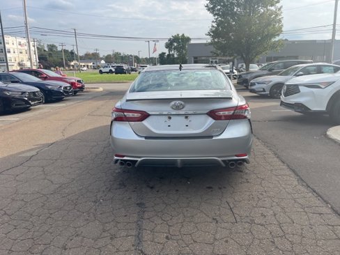 Used 2019 Toyota Camry XSE image 11