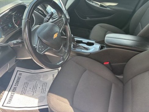Used 2018 Chevrolet Malibu LT image 11