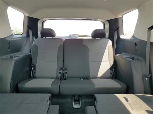 Used 2021 Chevrolet Traverse LT image 24