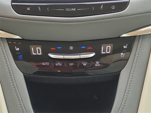 Used 2017 Cadillac XT5 Premium Luxury w/ Advanced Security Package image 15