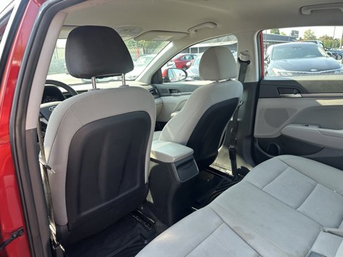 Used 2018 Hyundai Elantra SEL image 17