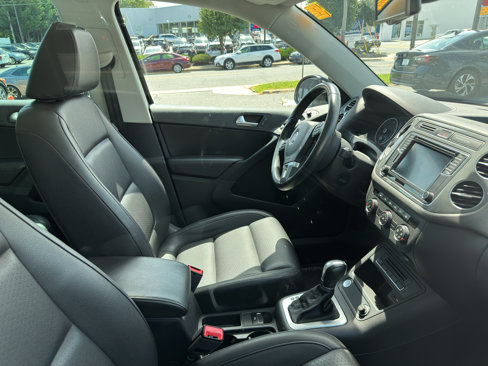 Used 2017 Volkswagen Tiguan Wolfsburg Edition image 8