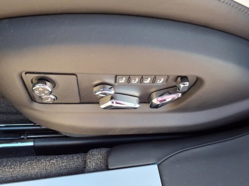 New 2025 Bentley Flying Spur Plug-In Hybrid image 7