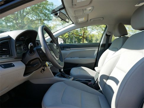 Used 2017 Hyundai Elantra SE image 8