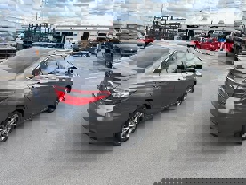 Used 2017 Toyota Camry SE image 20