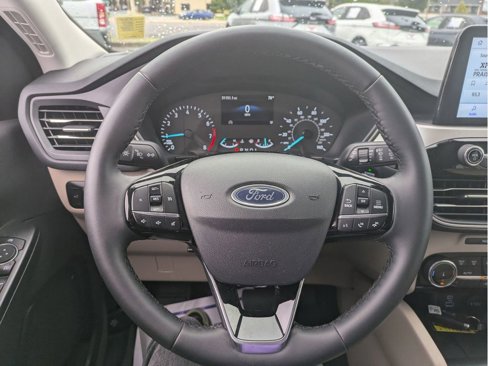 Certified 2022 Ford Escape SEL image 18