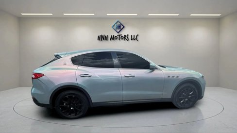 Used 2017 Maserati Levante image 6