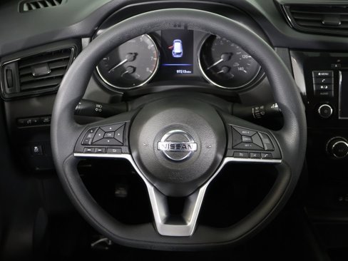 Used 2018 Nissan Rogue S image 34