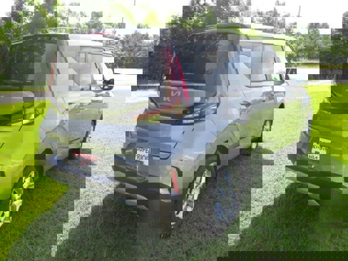 New 2025 Kia Soul LX w/ LX Technology Package image 3