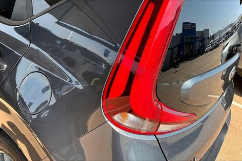 Used 2020 Kia Soul LX image 27
