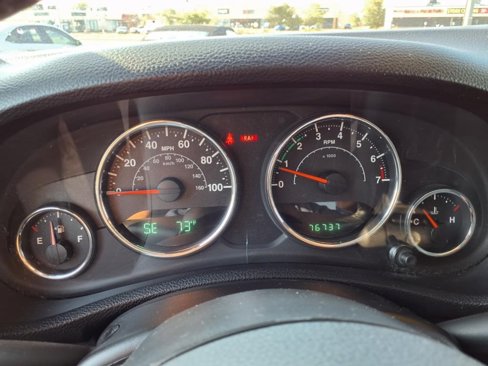 Used 2012 Jeep Wrangler Sahara w/ Dual Top Group image 18