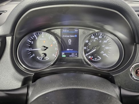 Used 2018 Nissan Rogue SV image 31