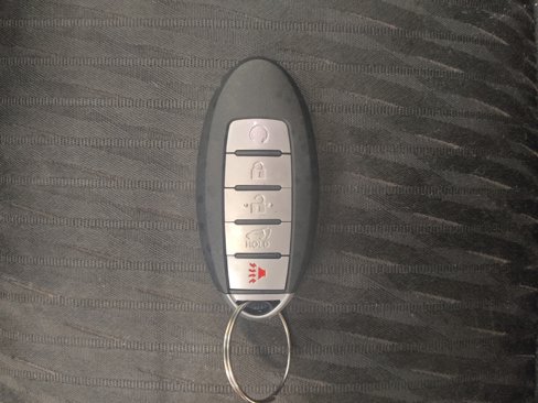 Used 2018 Nissan Rogue SV image 32