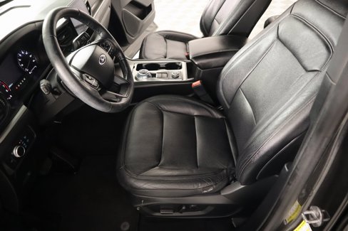 Used 2020 Ford Explorer XLT image 10