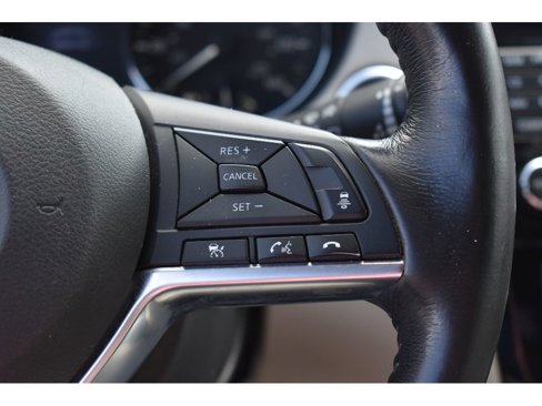 Used 2018 Nissan Rogue Sport SL image 17
