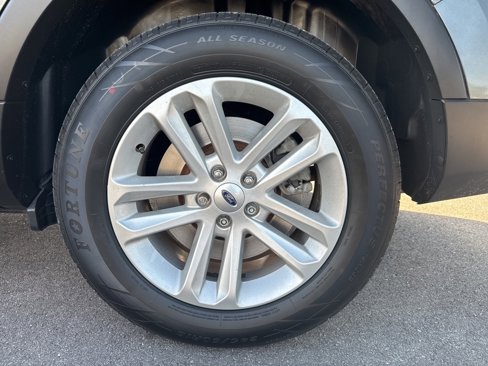 Used 2017 Ford Explorer XLT w/ Equipment Group 202A image 15