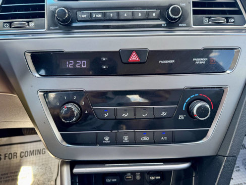 Used 2017 Hyundai Sonata SE image 19
