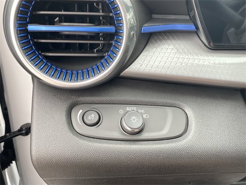 New 2025 Chevrolet Trax LT w/ Driver Confidence Package image 18