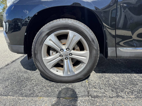 Used 2013 Toyota Highlander Limited image 4
