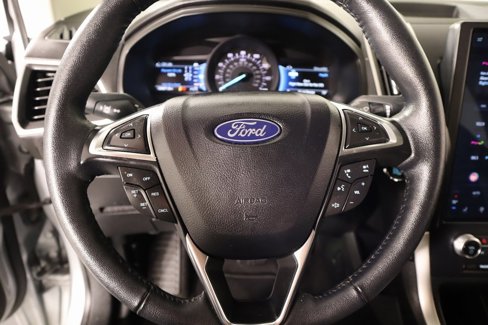 Used 2024 Ford Edge SEL image 3