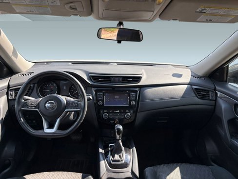 Used 2017 Nissan Rogue SV w/ SV Premium Package image 15