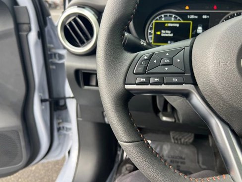 New 2025 Nissan Versa SR w/ Trunk Package image 12