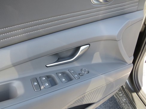New 2025 Hyundai Elantra Sport image 10
