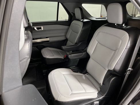 Used 2021 Ford Explorer XLT w/ Equipment Group 202A image 23